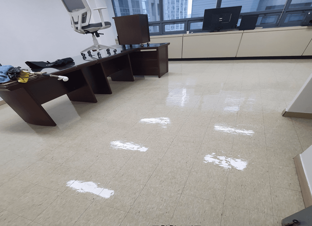 바닥 왁스 코팅 후 3